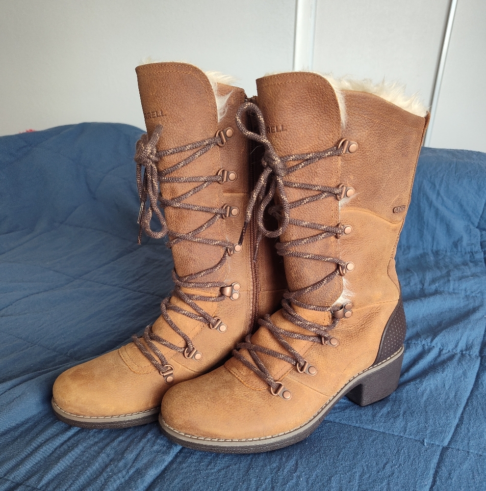 Merrell Women's Tan Lace-Up Boots